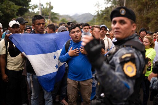 Guatemala Officials Disperse Migrants, but Some Keep Trying