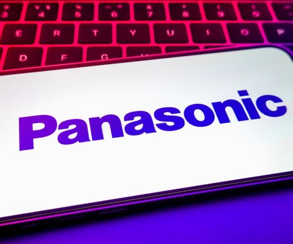 Panasonic to Build Tesla EV Battery Plant in Kansas