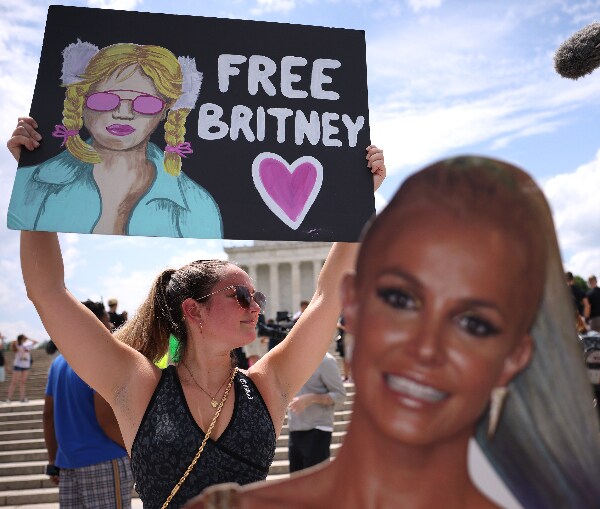 Britney Spears' Lawyer Wants Father Out Immediately as Conservator