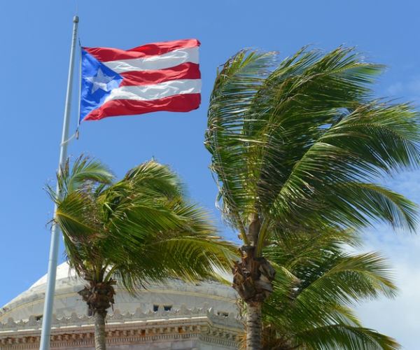 Hedge-Fund Manager Dubbed 'Next Warren Buffett' Owns $1B of Puerto Rico Debt