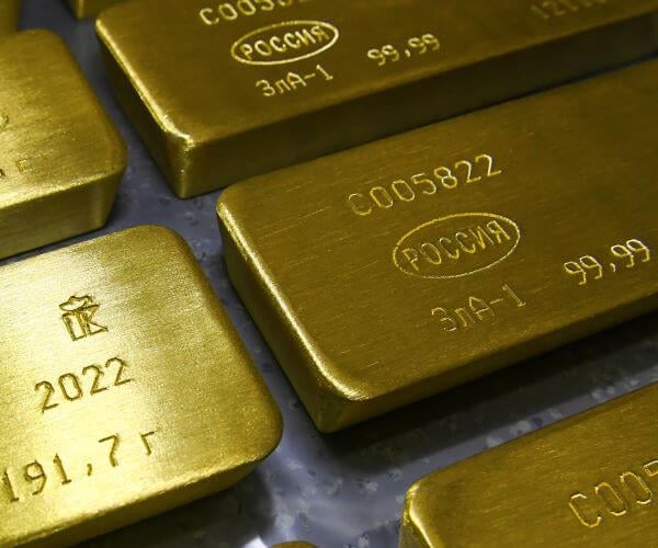 Gold Futures Hit New Record High of $3,071