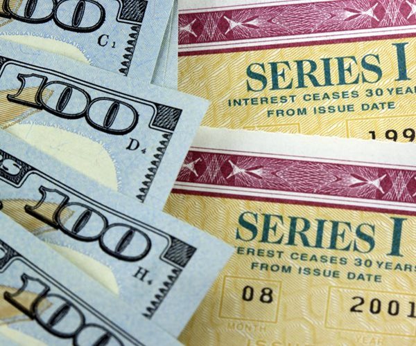 Traders Shift Billions From Stocks Into Credit