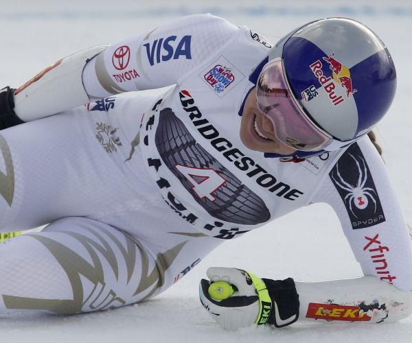 Lindsey Vonn Injured, Gut Crashes at St Moritz