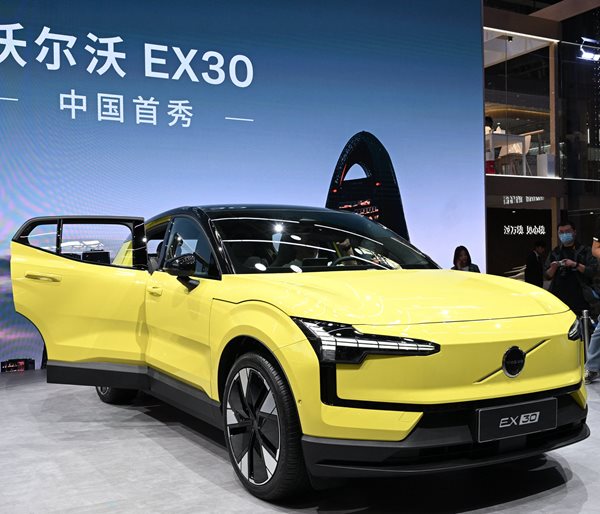 Volvo Cars Abandons 2030 EV-Only Target