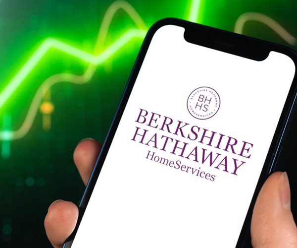 Berkshire Cut to 'Underperform' by KBW, Which Cites Geico, Tariffs, Buffett