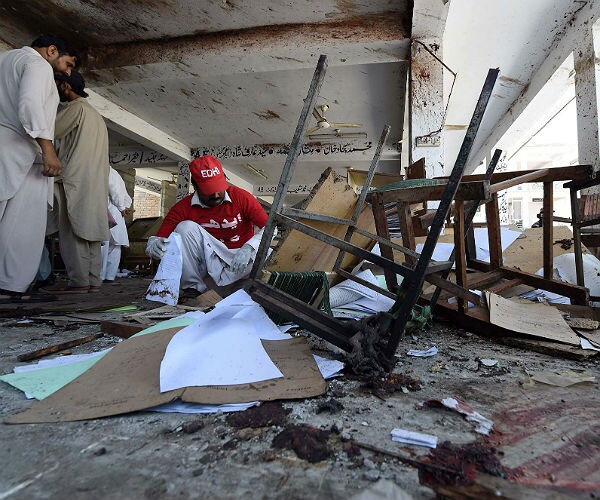 Pakistan Hit by Attack on Christian Colony and Court Bombing