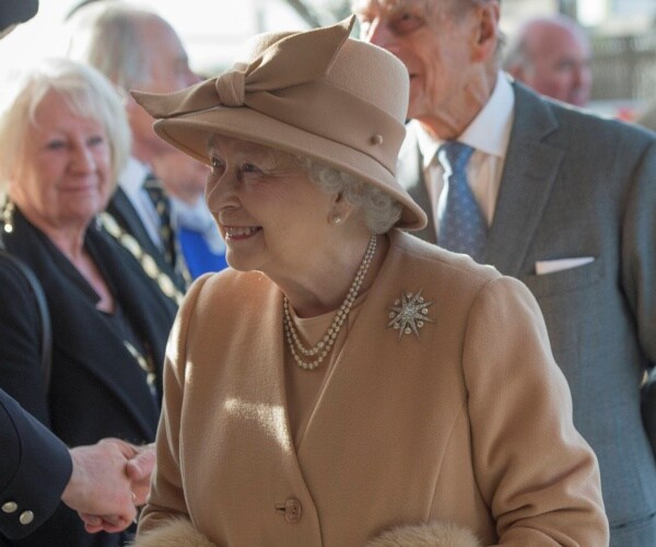 queen elizabeth smiles