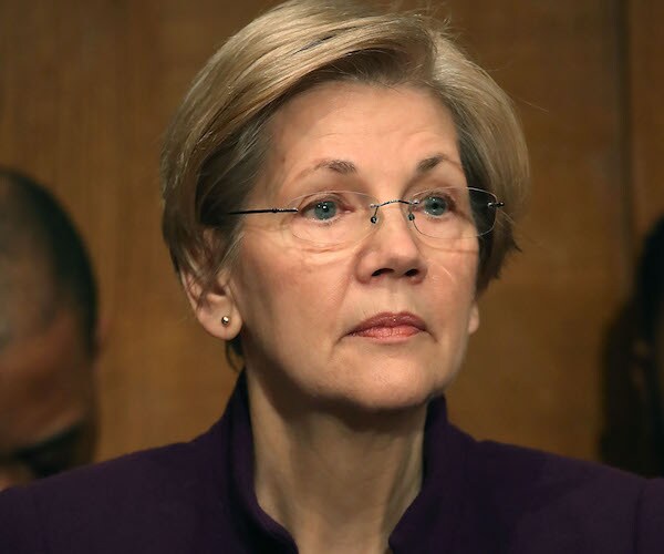 Opinion: Elizabeth Warren's Big Moment Fine With Trump, GOP