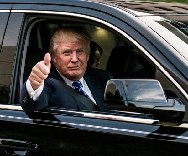 Gundlach: Investors Believe Trump Better for Economy