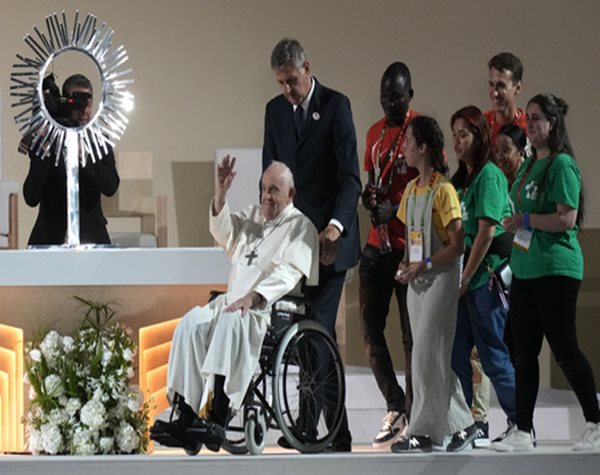 Pope Wraps Up World Youth Day With 1.5 Million Attendees