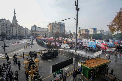Argentine Riot Police Disperse Protesters with Water Cannons Ahead of Key Senate Vote