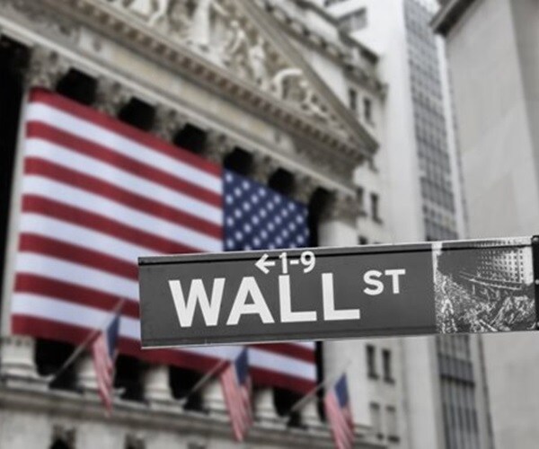 Wall Street Closes Higher as Energy, Financials Lead Broad Rally