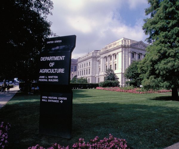 Agriculture Closes Offices in 5 States After Threats