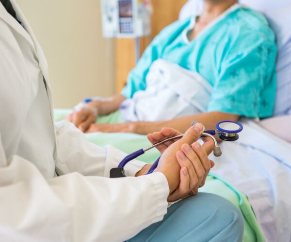 Study: Palliative Care Training Helps Doctors Steer Cancer Patients From Surgery