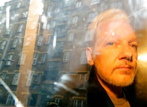WikiLeaks: London Court Delays Assange Extradition Hearing