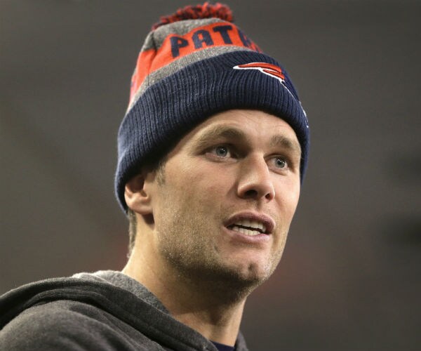 Tom Brady Mocks 'Deflategate' in New Foot Locker Ad