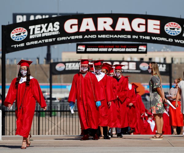 Declining High-School Graduation Rates Caused by Pandemic | Newsmax.com