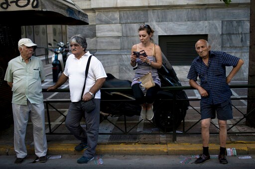 Greece Waiting for 'right Moment' for Bond Market Return