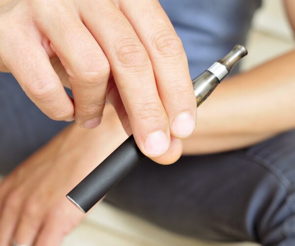 1 in 3 Adults Don't Know E-Cig Vapor Risks