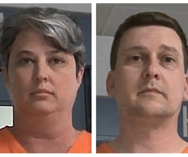 Former Teacher Pleads Guilty to Helping Her Navy Husband Sell Secrets