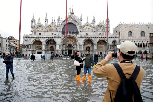 Venice Floodwaters Ease; Italian Storms Kill 2 More People