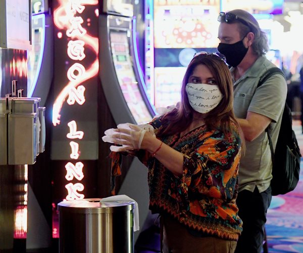 WHO Advises Wider Use of Masks in Virus Hotspots