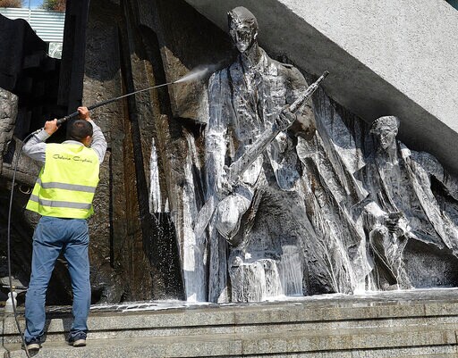 German FM in Poland for Talks, WWII Revolt Anniversary