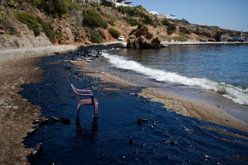 Greece: Oil from Tanker's Sinking Prompts Beach Warnings