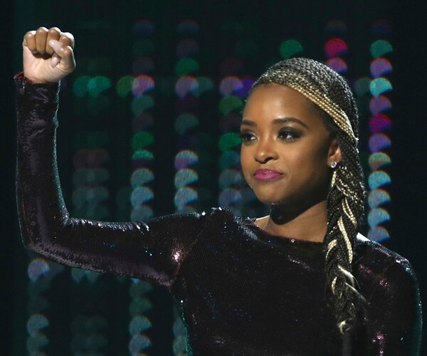 Tamika Mallory, American Airlines Dispute Erupts Over Seat Assignment