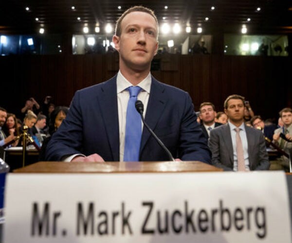 Facebook Shares Rise as US Senators Question Zuckerberg