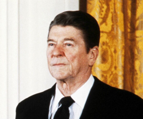 ronald reagan at the white house in 1982