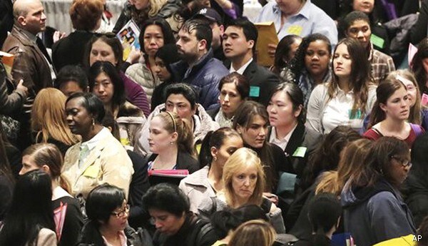 Fed Officials Spar Over Easing's Effect on Jobs Market: Helpful or Dubious?