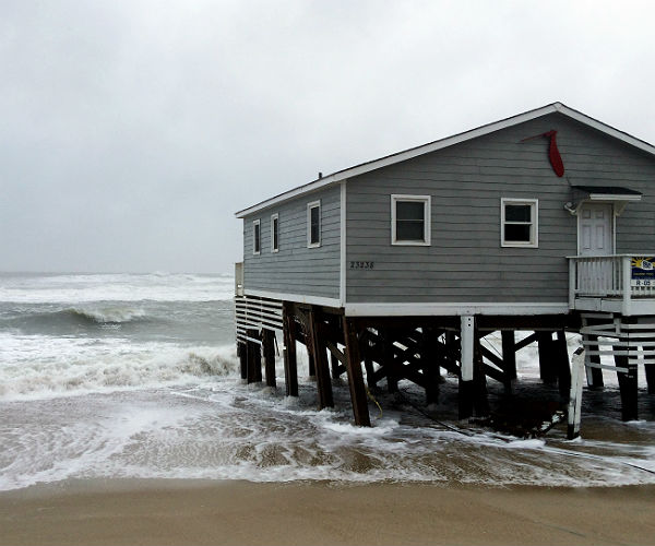 Maria, Again a Hurricane, Swirls Over North Carolina Beaches