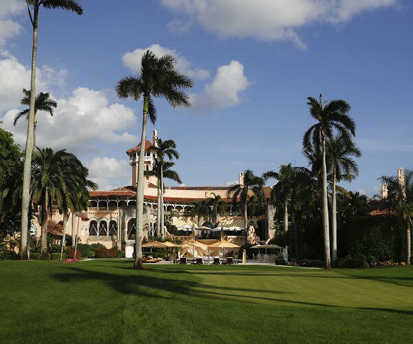 Palm Beach Weighs Trump Helicopter Pad