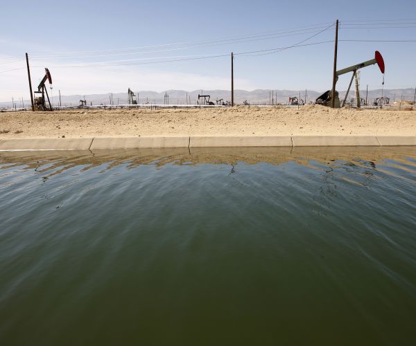 EPA Report: Fracking Can Taint Drinking Water at All Parts in Process