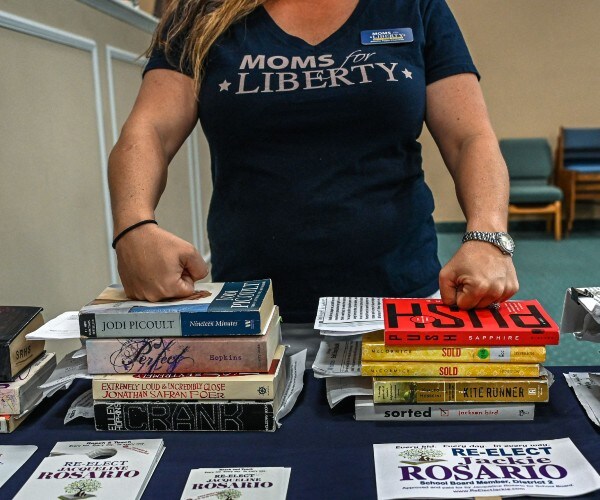 moms parents books school boards 