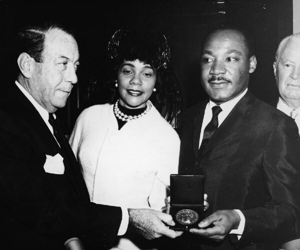 the rev dr martin luther king jr receives medal of honor of new york city