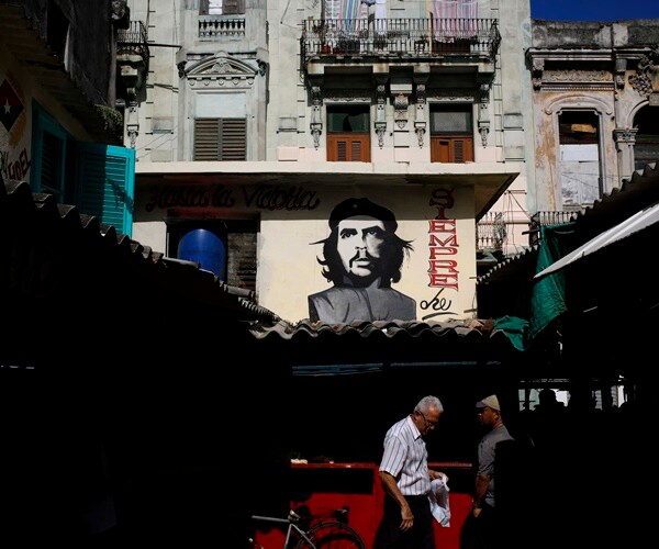 Evangelicals, Catholics Take Lead Against New Cuba Constitution