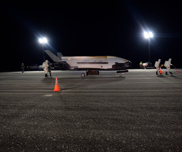 Air Force's Mystery Space Plane Lands, Ends 2-Year Mission