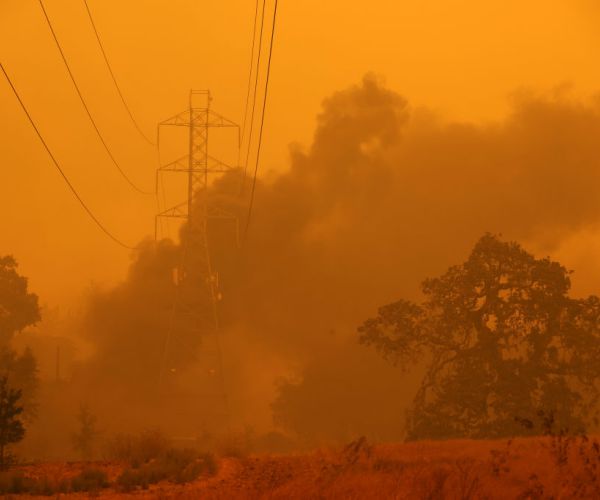 Power Cut to Thousands in California to Prevent Wildfires