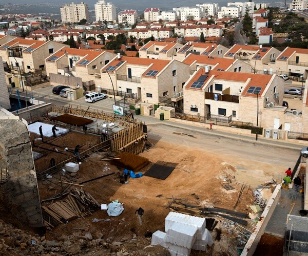 NYT: Israel Pushes More Settlements, Defying UN Resolution