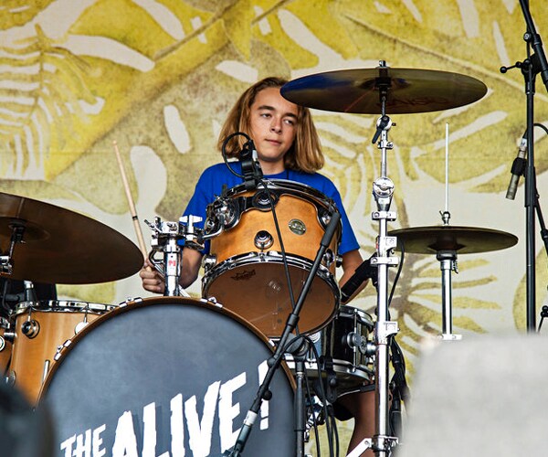 kai neukermans of the alive performs in dana point california