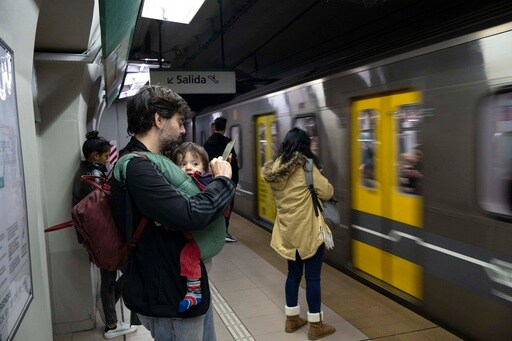 Subway Commuters in Buenos Aires See Fares Spike by 360% as Part of Austerity Campaign in Argentina