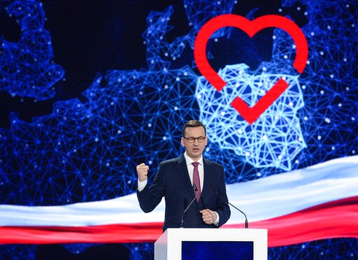 Poland's Ruling Conservatives Strike Strong Pro-EU Tone