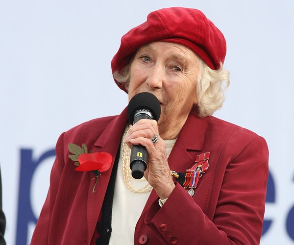 World War II Forces Sweetheart Singer Vera Lynn Dies at 103