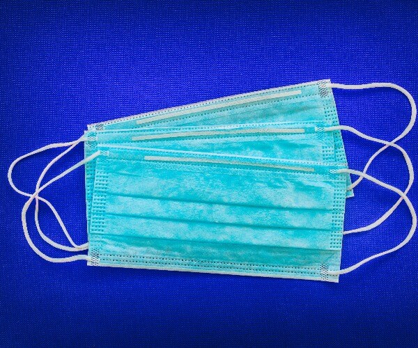 Oregon, Kansas Set to Require Face Coverings