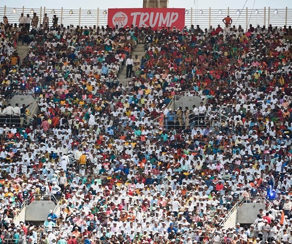 100,000 Indians Greet President in 'Namaste Trump' Rally