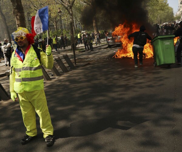 Yellow Vest Anger Burns in France, Fueled by Notre Dame Fire