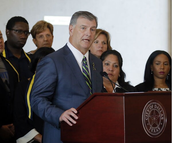 Dallas Mayor: Shooter Believed to Have Been Lone Gunman