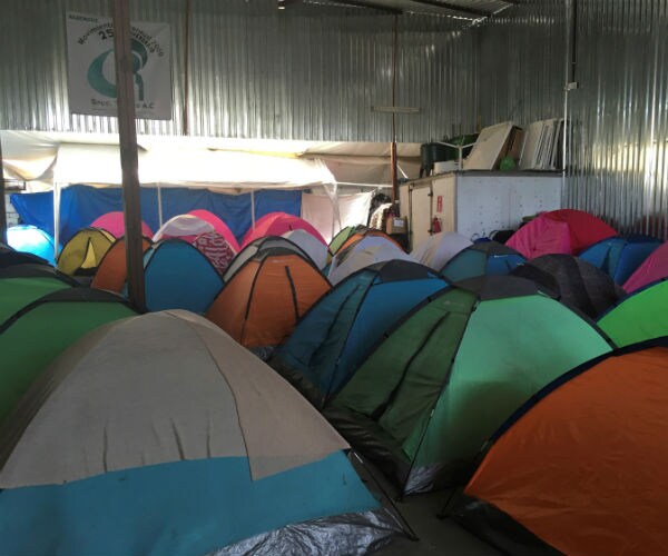 immigrant caravan tents 